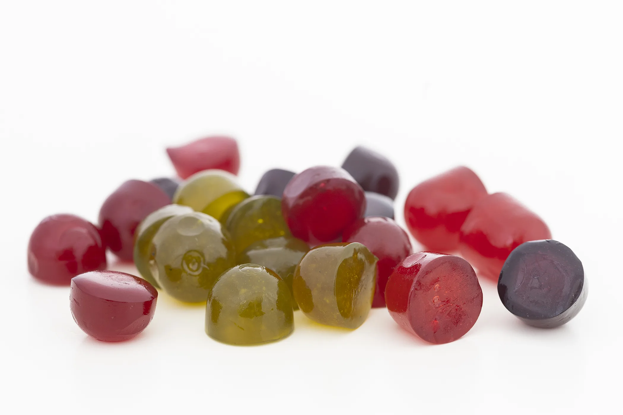 Pomešani in raztreseni Luni gumiji.